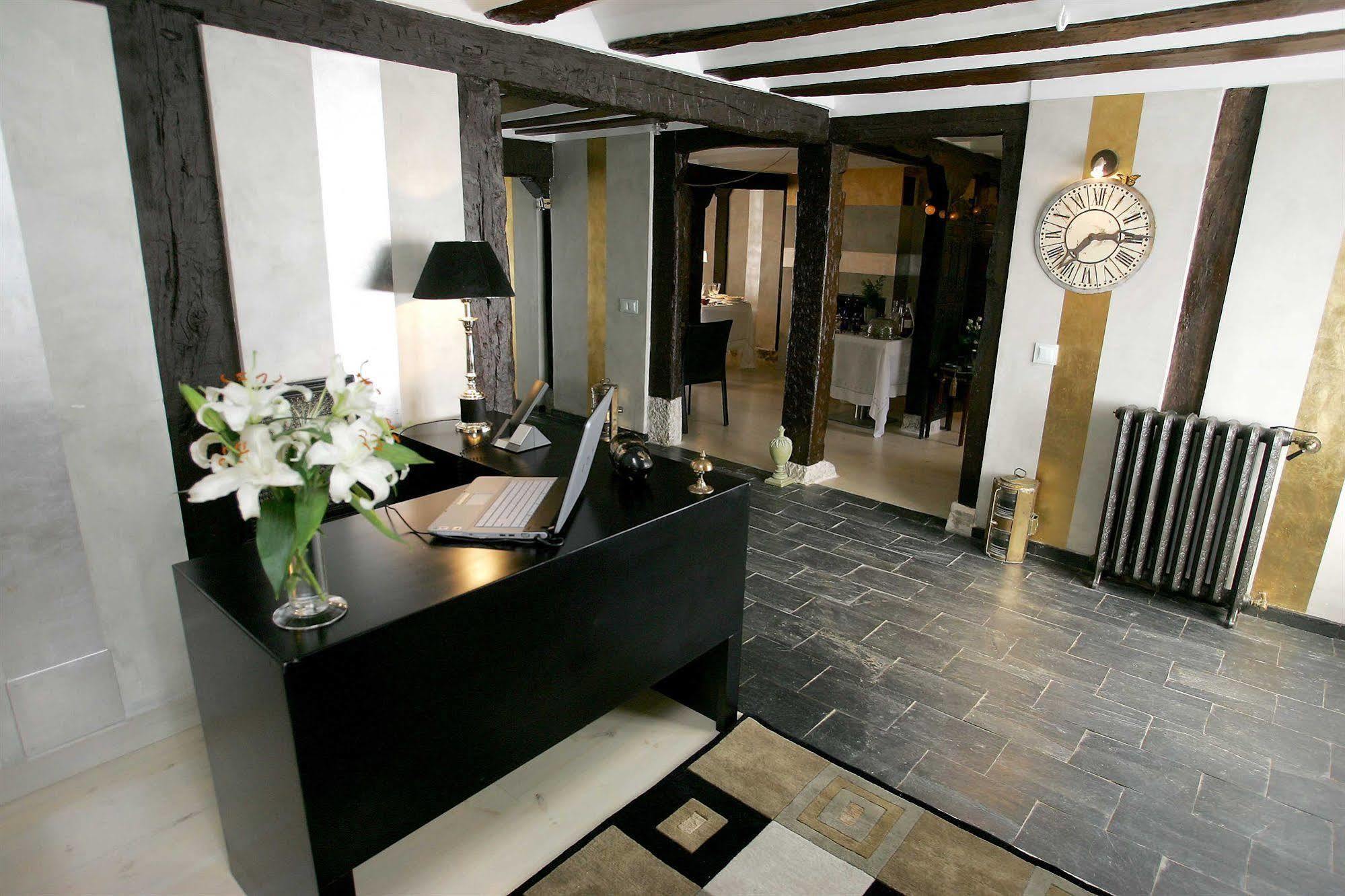 Hotel Boutique Valle De Oca Villanasur Rio De Oca ภายนอก รูปภาพ
