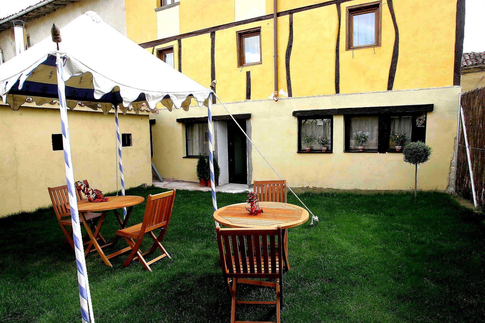 Hotel Boutique Valle De Oca Villanasur Rio De Oca ภายนอก รูปภาพ