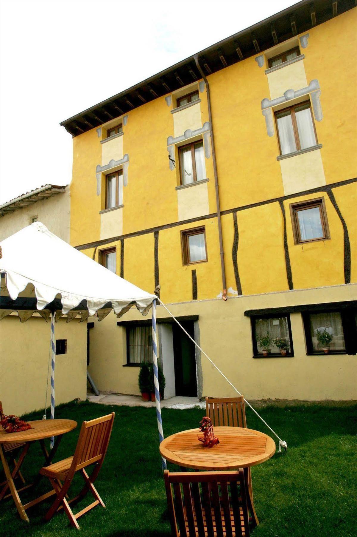 Hotel Boutique Valle De Oca Villanasur Rio De Oca ภายนอก รูปภาพ